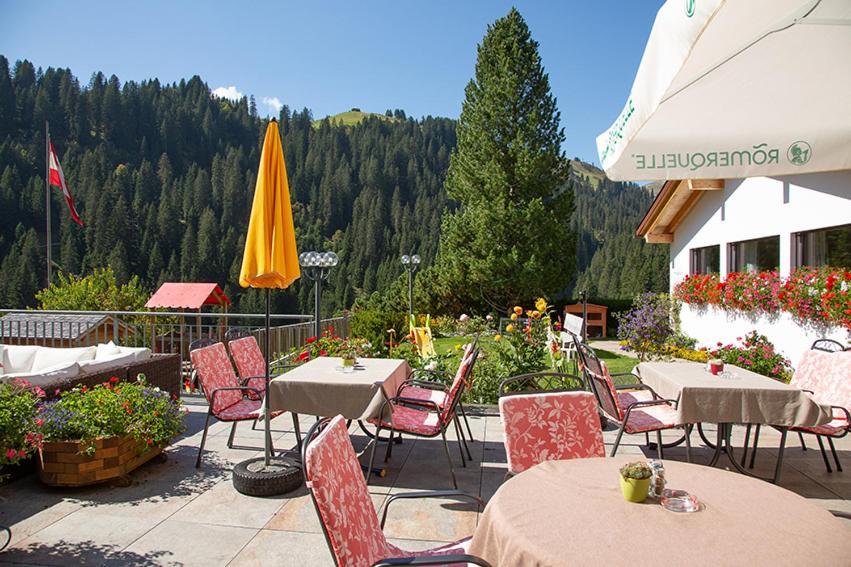 Hotel Alpenblume Damuels Exterior foto