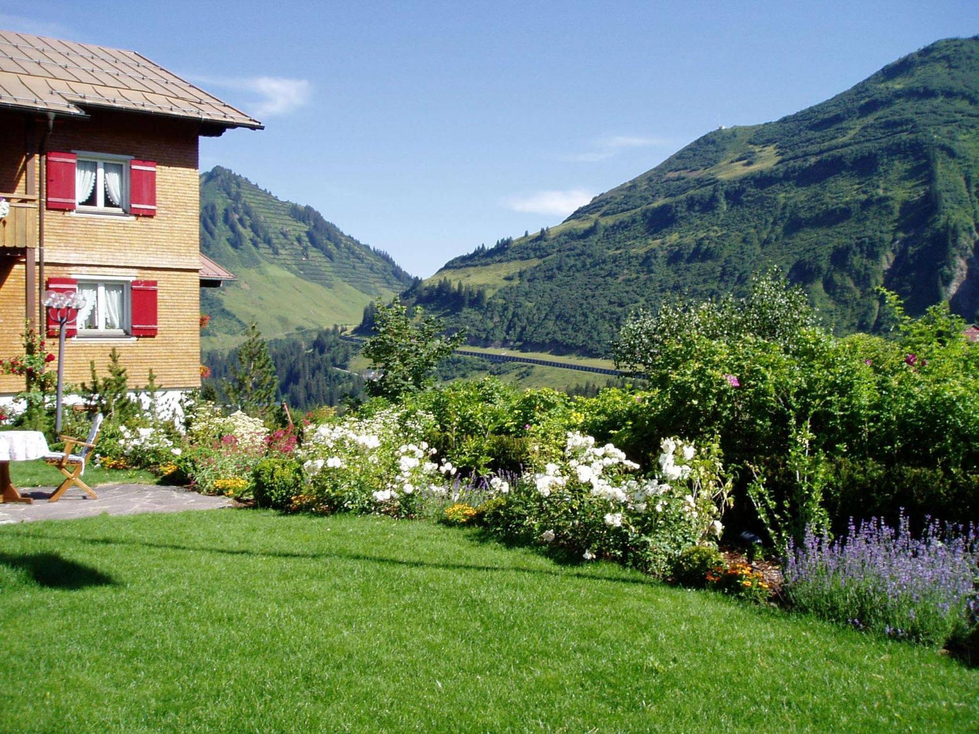 Hotel Alpenblume Damuels Exterior foto