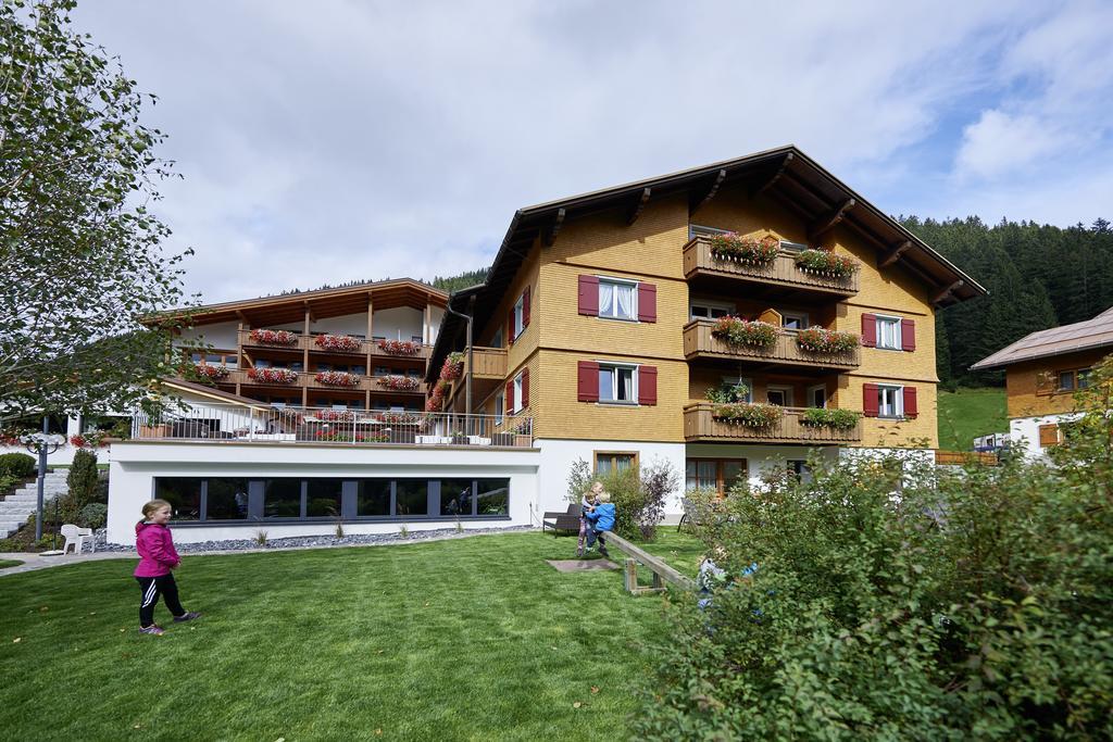 Hotel Alpenblume Damuels Exterior foto
